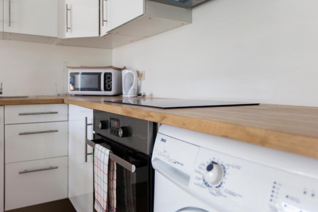 Louise Uptown Apartments Брюксел Стая снимка