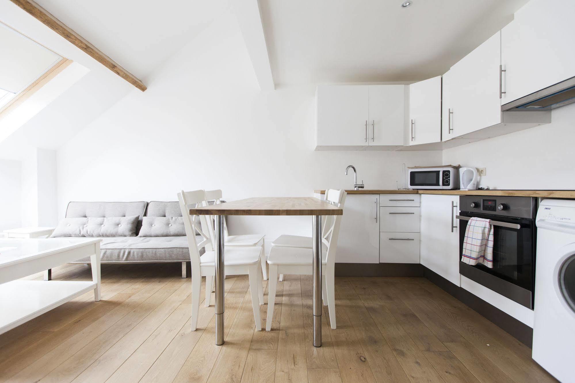 Louise Uptown Apartments Брюксел Екстериор снимка