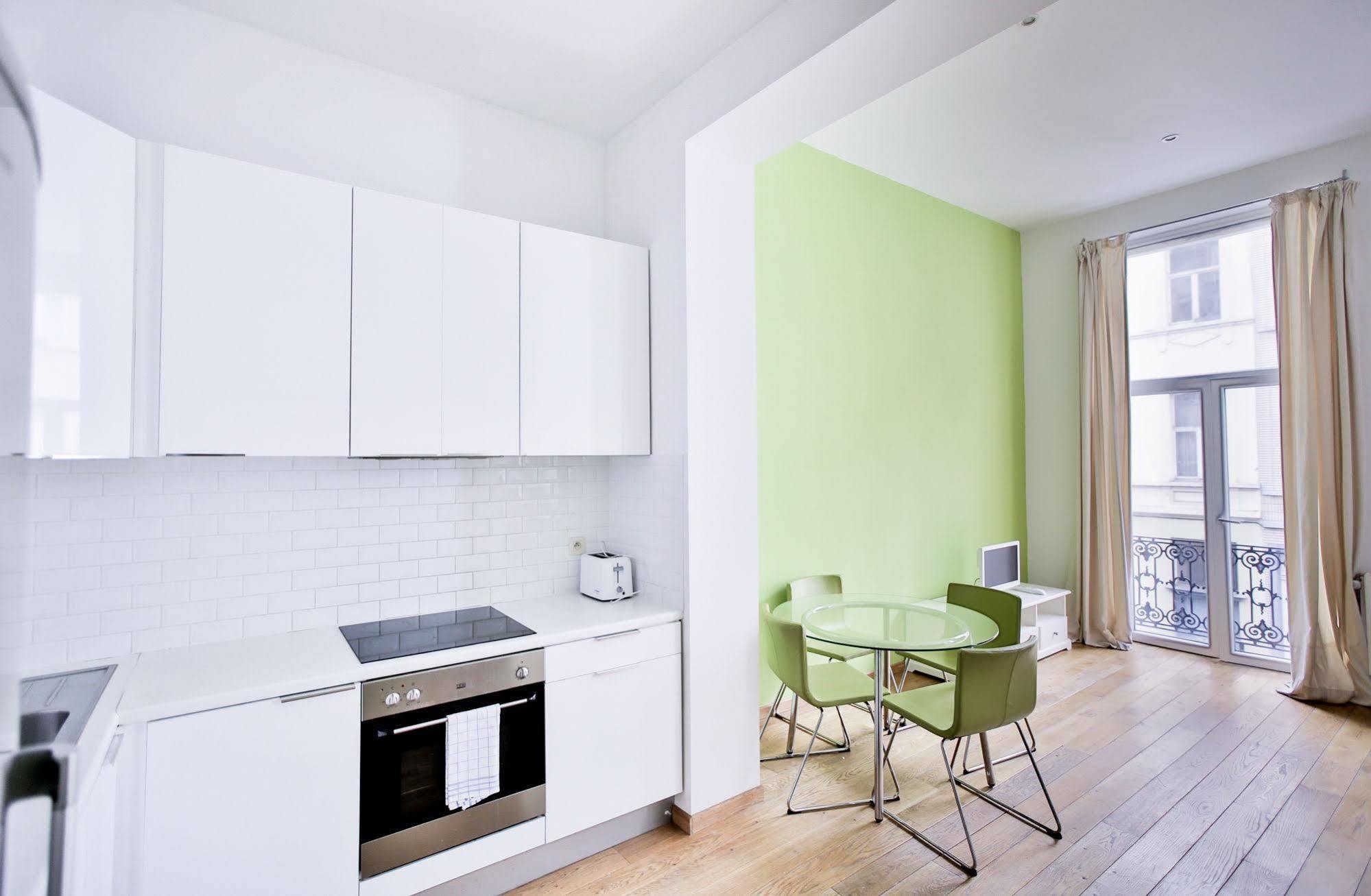 Louise Uptown Apartments Брюксел Екстериор снимка
